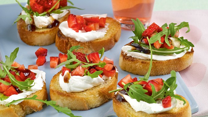 Erdbeer-Bruschetta » Rezept für Crostini | SPAR Mahlzeit!