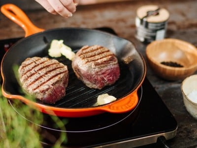 Steak Richtig Braten (Anleitung) » Pfannen-Zubereitung | SPAR Mahlzeit!