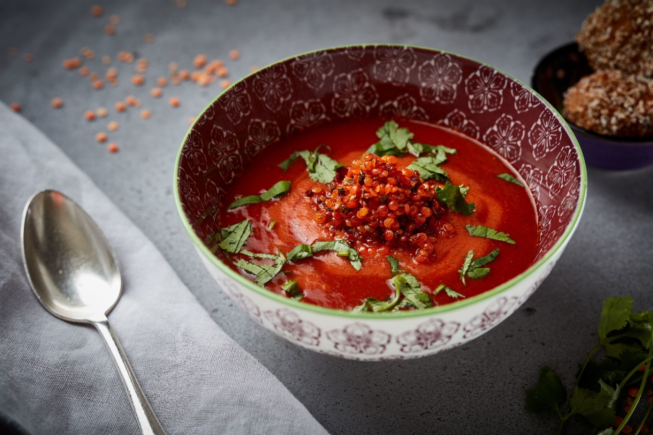 Mediterrane Rote Linsen-Tomaten-Suppe • Golden Pear Recipes