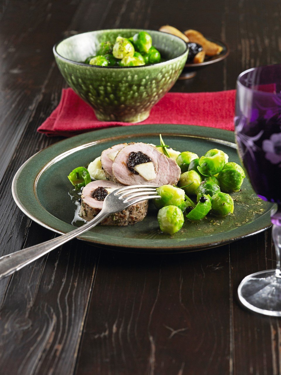 Gefülltes Schweinefilet mit Zwetschken und Birnen