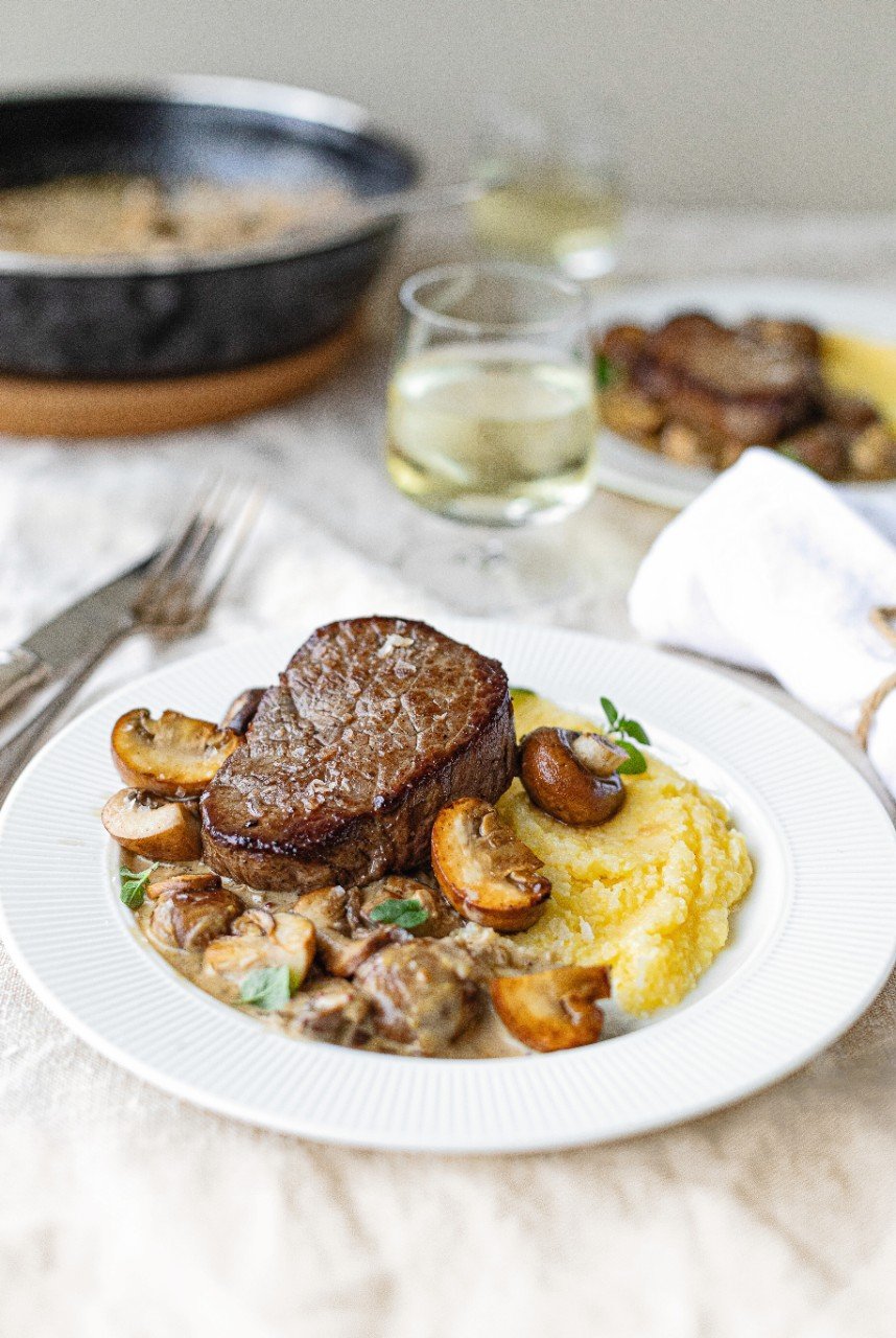 Hüftsteak mit Schwammerl-Senf-Sauce und cremiger