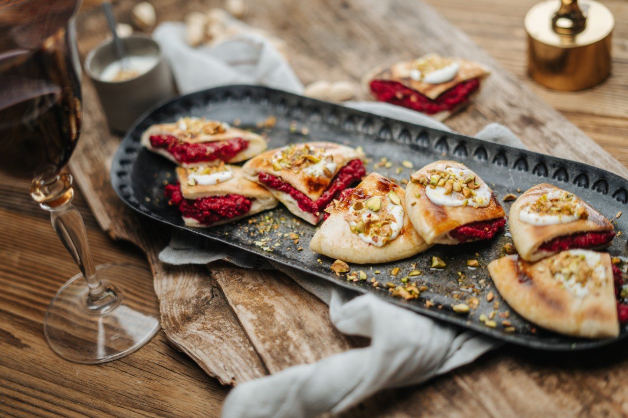 Pitabrot mit rote Rüben-Pesto » Rezept | SPAR Mahlzeit!