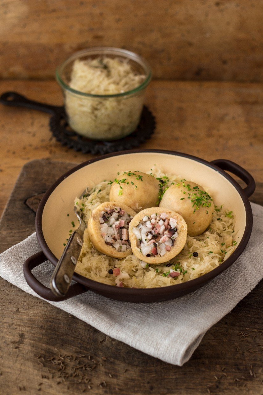 Speck-Knödel mit Sauerkraut » Rezept | SPAR Mahlzeit!